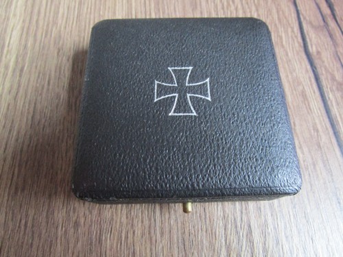 Etui für das - , kreuz